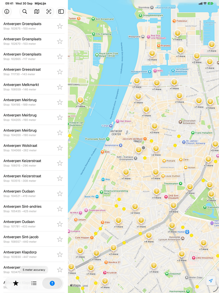 MijnLijn on iPad in split view, with the list of nearby stops next to the map of Antwerp
